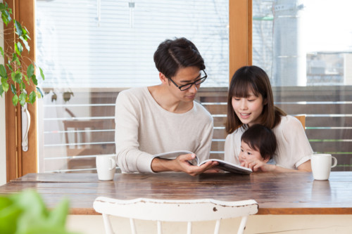 20~30代のママたちに支持されているファッション雑誌「mamagirl」は、2012年8月に創刊。「大人になってもかわいいものが好き」「ママだけど自分のこともいい加減にし